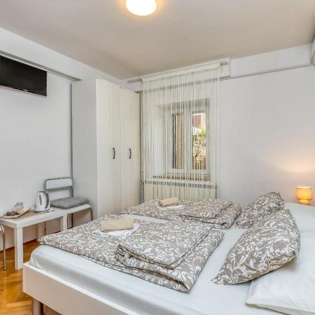 Matea Rooms Funtana Eksteriør billede