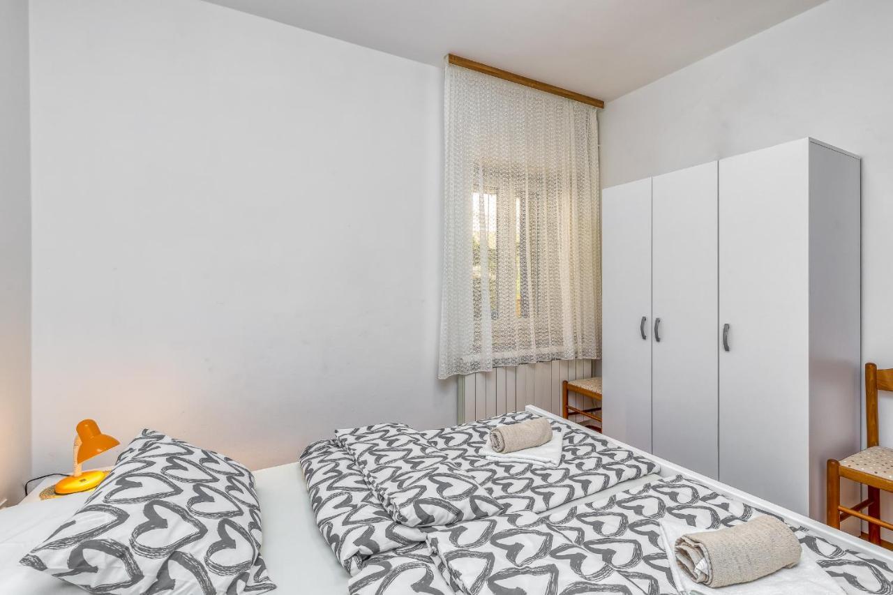 Matea Rooms Funtana Eksteriør billede